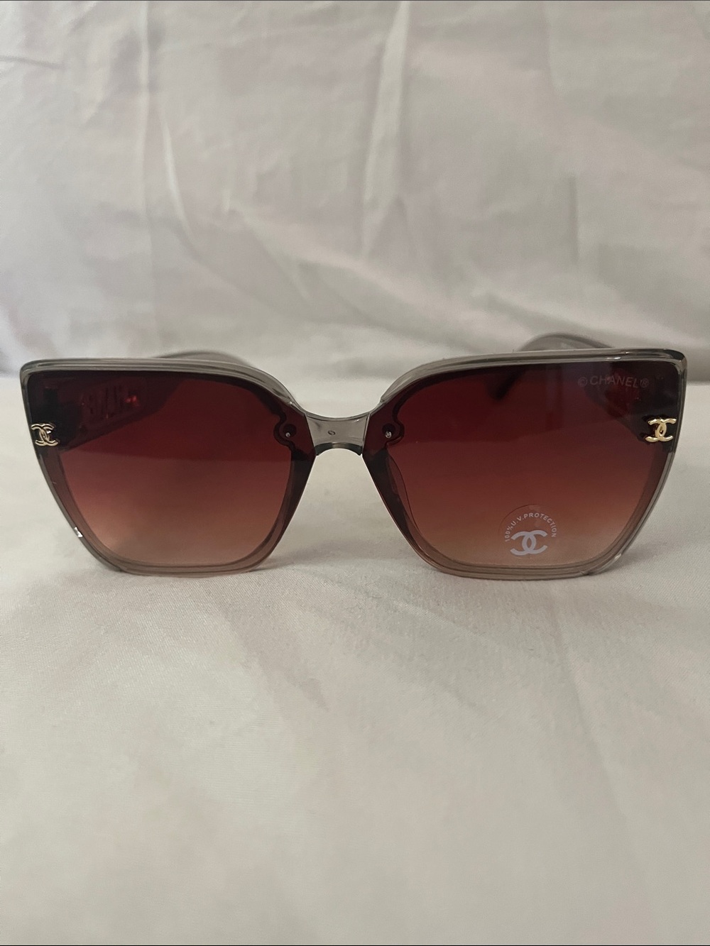 CHANEL Oversized Cat-Eye Sunglasses with Brown Gradient Lenses